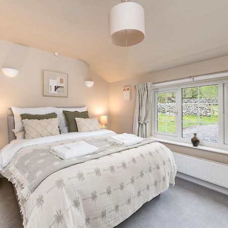 Central Malham Wellbeing Escape Hot Tub & Studio Exterior foto